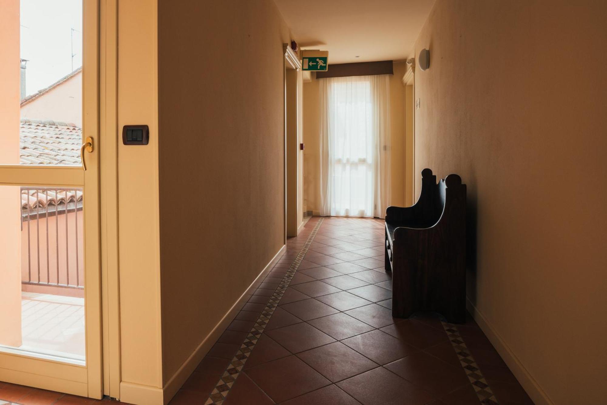 Albergo Cane Доцца Экстерьер фото