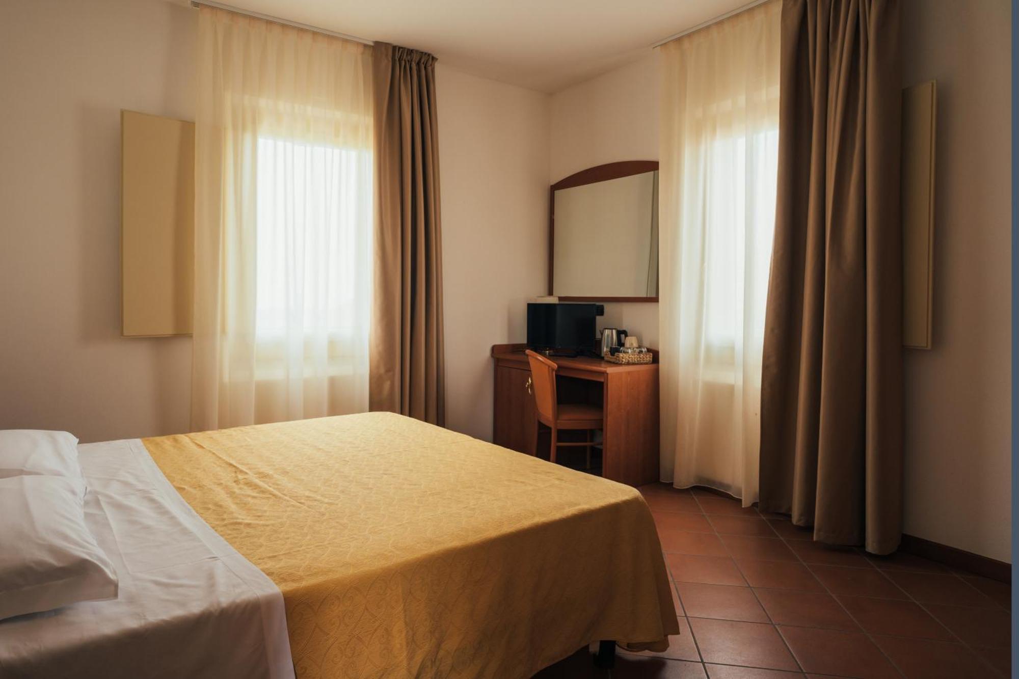 Albergo Cane Доцца Экстерьер фото