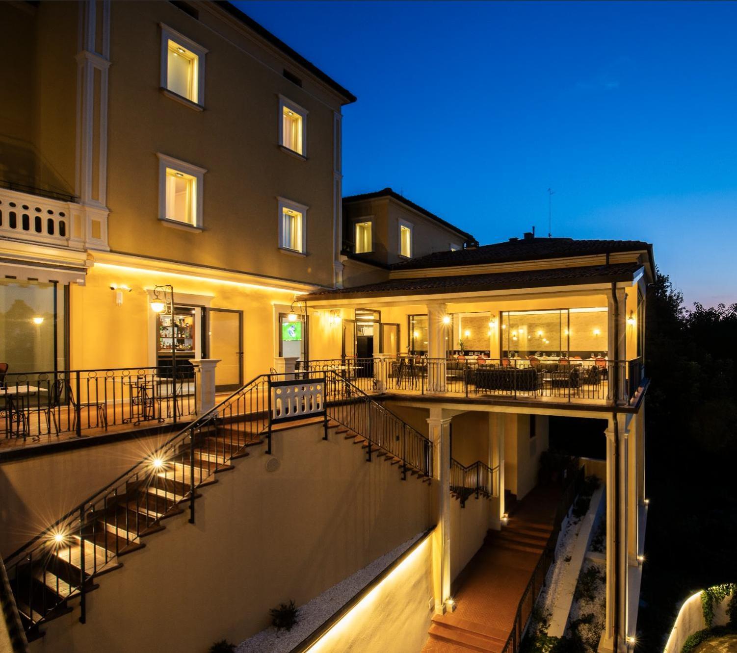 Albergo Cane Доцца Экстерьер фото
